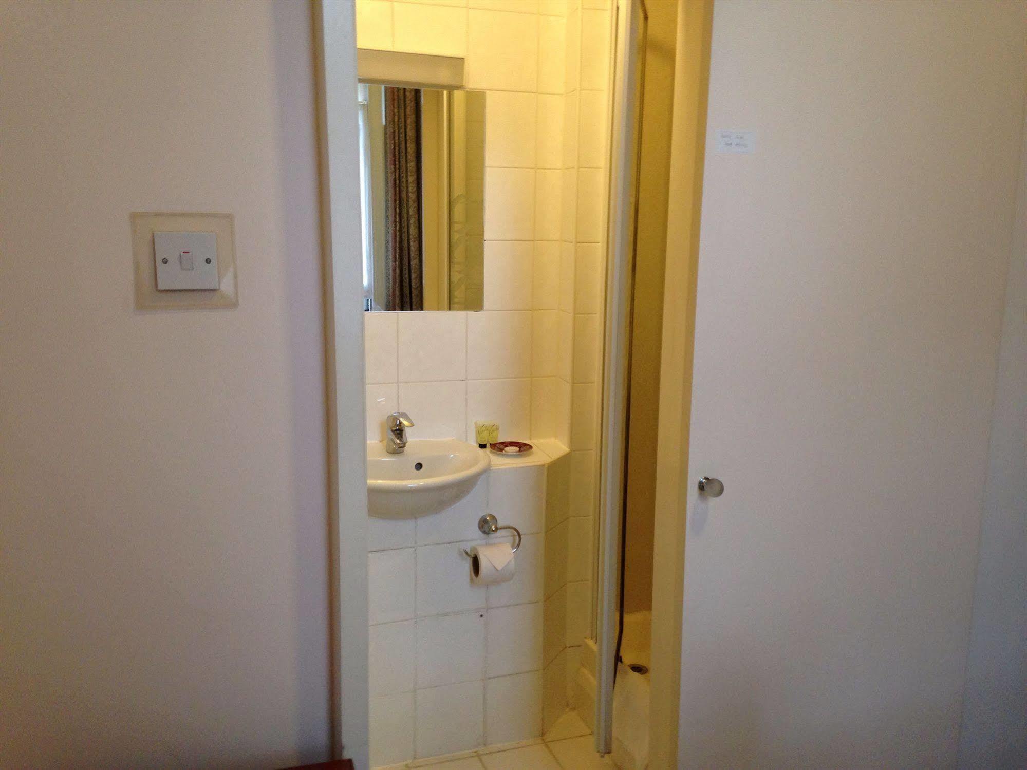 Merlyn Court Hotel Londyn Zewnętrze zdjęcie